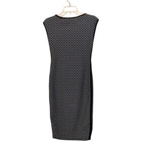 Max Studio Women's Dress Size XS Black White Textured Bodycon Wiggle